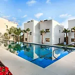 Calma Holiday Villas بلاتجا ذارو