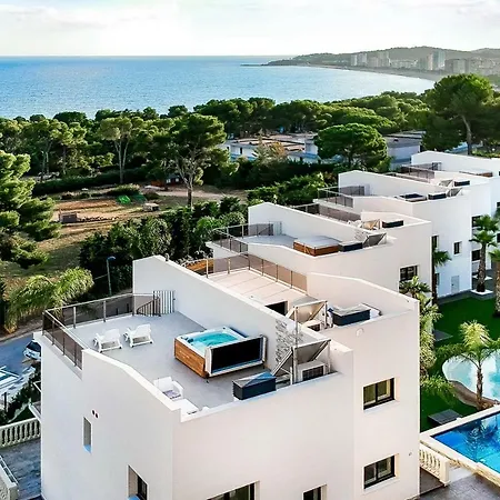 فيلة Calma Holiday Villas