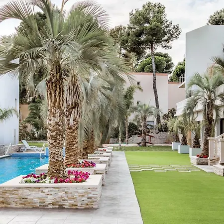 Calma Holiday Villas *