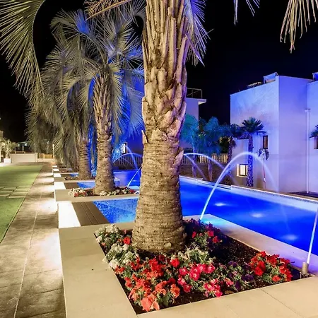 Calma Holiday Villas Βίλα