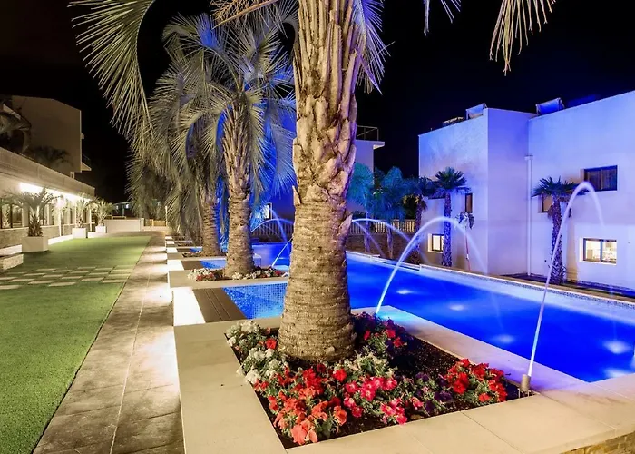 Calma Holiday Villas 别墅